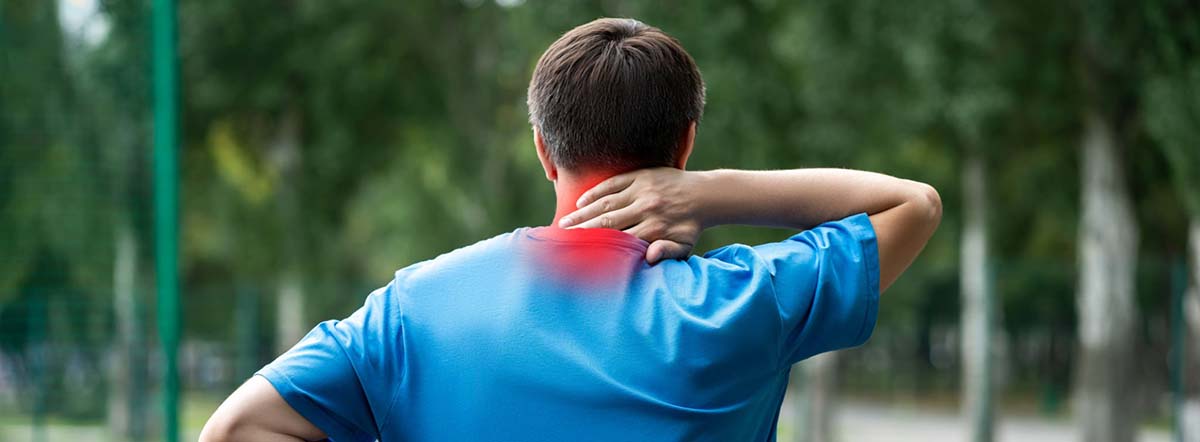 terapia per un paziente con cervicalgia presso il centro Aureamed di Roma Prati